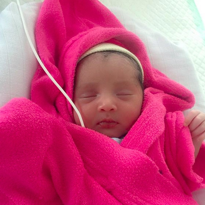 <p>Yeay! Hari ini, Kamis (1/2) Kylie genap berumur seminggu. Sehat-sehat ya, Nak. (Foto: Instagram/ @andialigaffar)  </p>