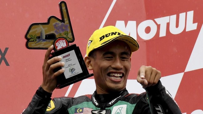 Pembalap Malaysia, Hafizh Syahrin memanfaatkan kesempatan menginjakkan kaki di Indonesia jelang WSBK Mandalika 2023 dengan makan pecel lele.