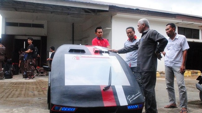 Politeknik Negeri Pontianak meraih juara lomba mobil hemat energi pada 2014. Tahun ini mereka mencoba mengejar lagi prestasi itu. Ini mobil jagoan mereka.