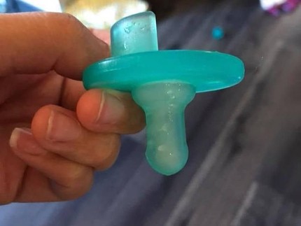 Ide 'DIY Teether' Ibu Ini Jadi Viral, Gimana Menurut Bunda?