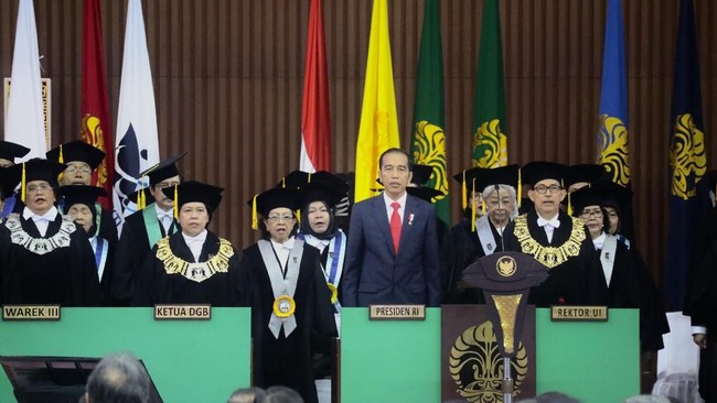 Presiden Joko Widodo menyebut UI sebagai gudang orang pintar karena menjadi penyumbang utama menteri di Kabinet Kerja yang dipimpinnya.