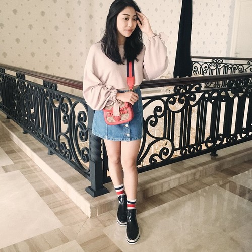 Deretan Gaya Nikita Willy dan Adiknya dengan Tas Jutaan Rupiah Deretan Gaya Nikita Willy dan Adiknya dengan Tas Jutaan Rupiah