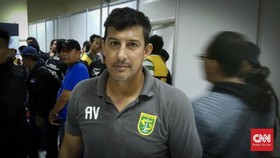 Mantan Pelatih Persebaya Kian Dekat dengan Arema FC