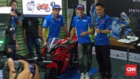 Iannone dan Rins Kenalkan Suzuki GSX-R150 Versi Murah