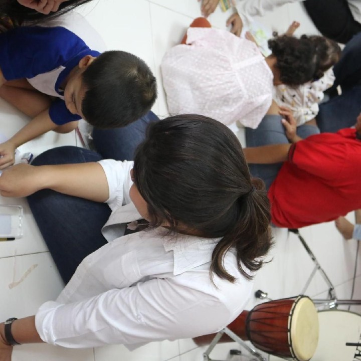 <div>Coba warnai bagian sini ya, Nak. (Foto: Amelia Sewaka)</div>