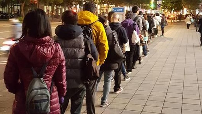 Mengantre di Taiwan sepertinya memang sudah sangat lazim. Tapi mengapa orang asing merasa itu sia-sia?