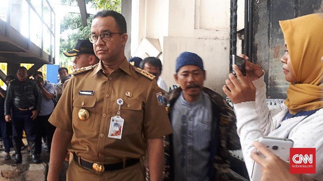 Anies berjanji akan menindak tegas Hotel Alexis bila tidak menutup operasional hotel hingga Rabu (28/3). Anies mengatakan telah mengirim surat ke pemilik hotel.