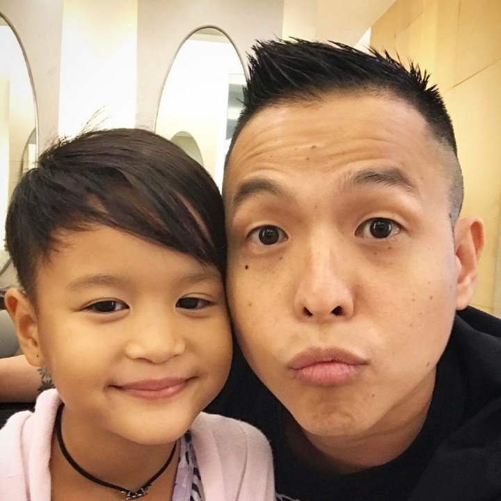 <p>Kalau soal anak, Ayah Ernest emang juaranya deh. (Foto: Instagram/ernestprakasa)</p>