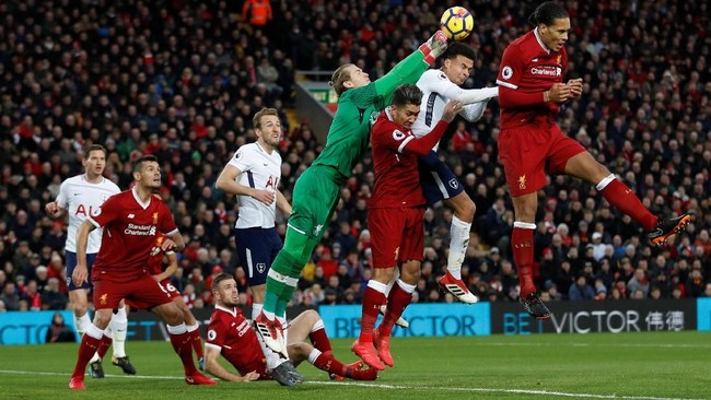 Liverpool harus puas dengan hasil imbang melawan Tottenham Hotspur dengan skor 2-2 dalam laga yang berlangsung di Anfield, Minggu (4/2).