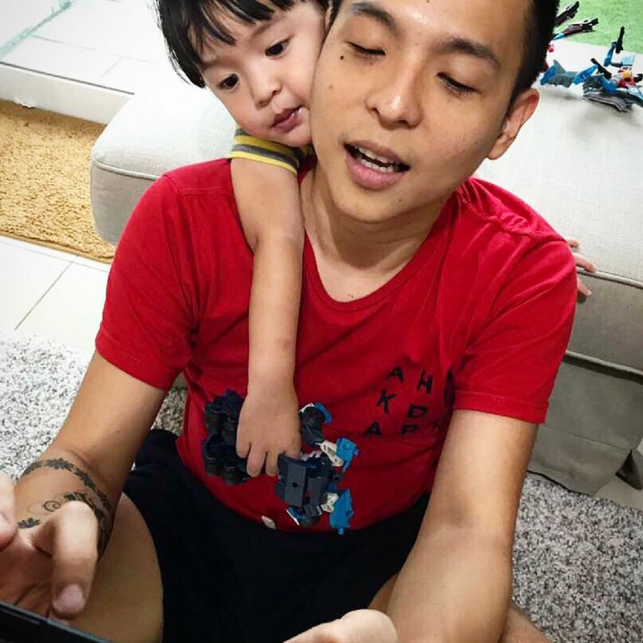 <p>Ernest sering banget posting foto bareng anak dan anak-anaknya di media sosialnya. (Foto: Instagram/ernestprakasa)</p>