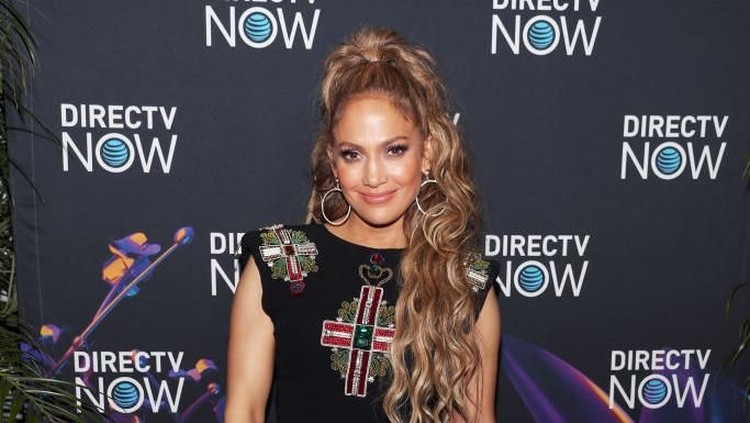 J-Lo tiba-tiba mellow nih, Bun, ketika anak kembarnya Emme dan Max berulang tahun yang ke-10.