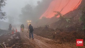 Mobil Dilarang Lewat Jalur Gunung Mas-Ciloto selama 10 Hari