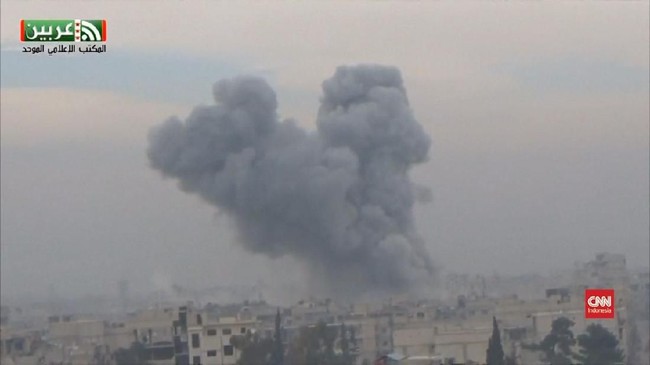 Pemerintah Suriah lancarkan serangan pengeboman di kota Ghouta Timur dan menewaskan setidaknya 77 warga sipil termasuk anak-anak.