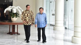 Jokowi Ulang Tahun, JK Beri Hadiah Anggrek