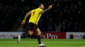 Troy Deeney Acungkan Jari Tengah Usai Bobol Gawang Chelsea