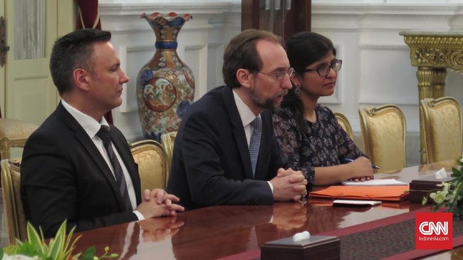 Meski mendapat banyak kritikan, pemerintah menegaskan tak menyesal mengundang Komisaris Tinggi Dewan HAM PBB Zeid Ra'ad Al Hussein, ke Indonesia.