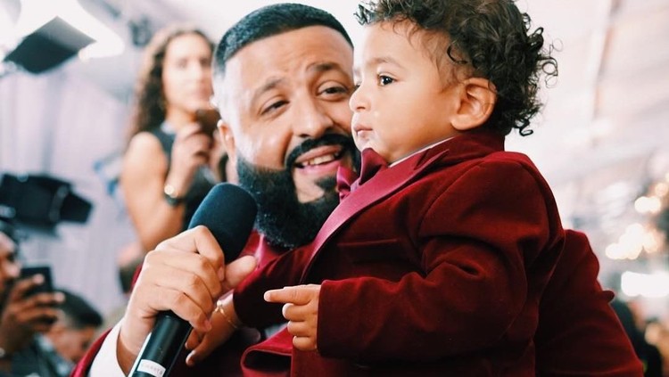 Si kecil Asahd Khaled usianya baru satu tahun, tapi gaya berenangnya bak atlet renang cilik. Jago banget!