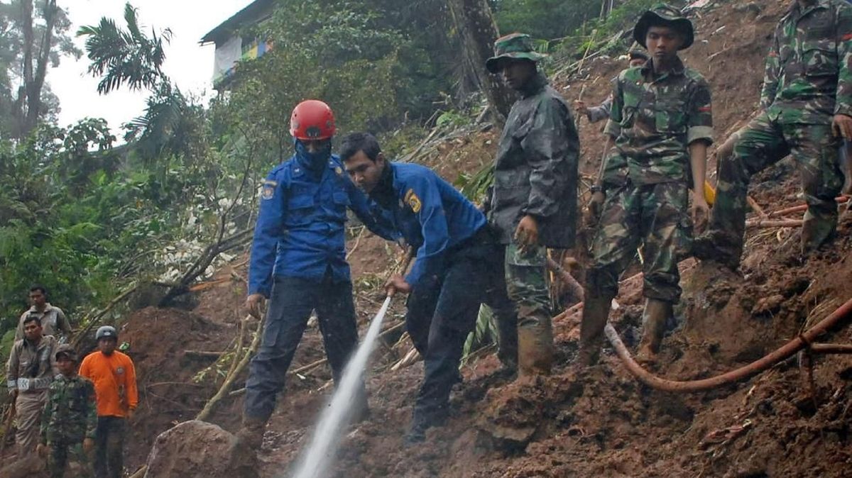 Kodam Siliwangi Selidiki Dugaan Anggota TNI Hilang di Longsor Cisarua