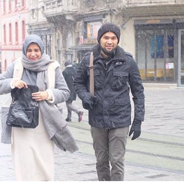 <p>Keren banget gaya mereka berdua. (Foto: Instagram @teukuwisnu)</p>