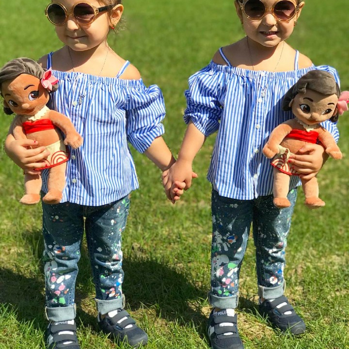 Dua jempol untuk gaya si kecil yang menggemaskan ini. (Foto: Instagram/elle_four_mom)