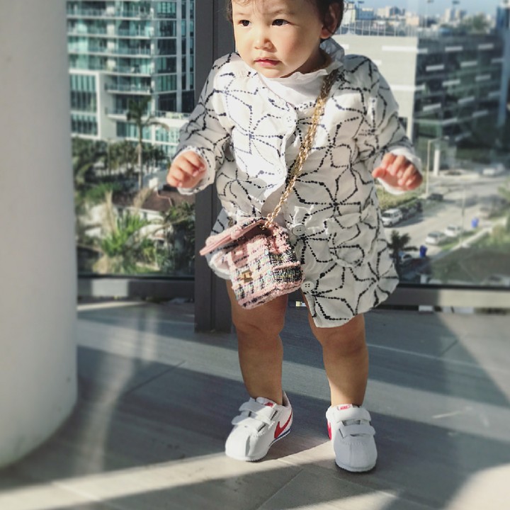 <p>Nah, ayah Luna merupakan pria asal Korea Selatan, Jiwon Baik. (Foto: Instagram/urbanwit)</p>