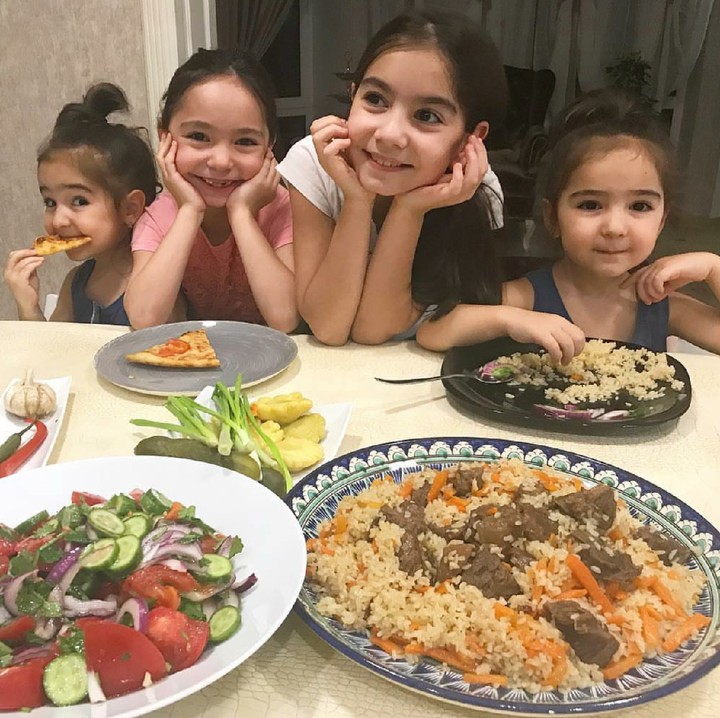 <div>Asiya dan Safiya juga punya kakak yang nggak kalah manis nih. (Foto: Instagram/elle_four_mom)</div>