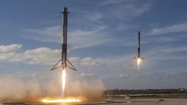 Inti Roket Falcon Heavy SpaceX Jatuh di Samudera Atlantik