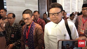 Jadi Tersangka, Gubernur Zumi Zola Hadiri Acara Kemendagri