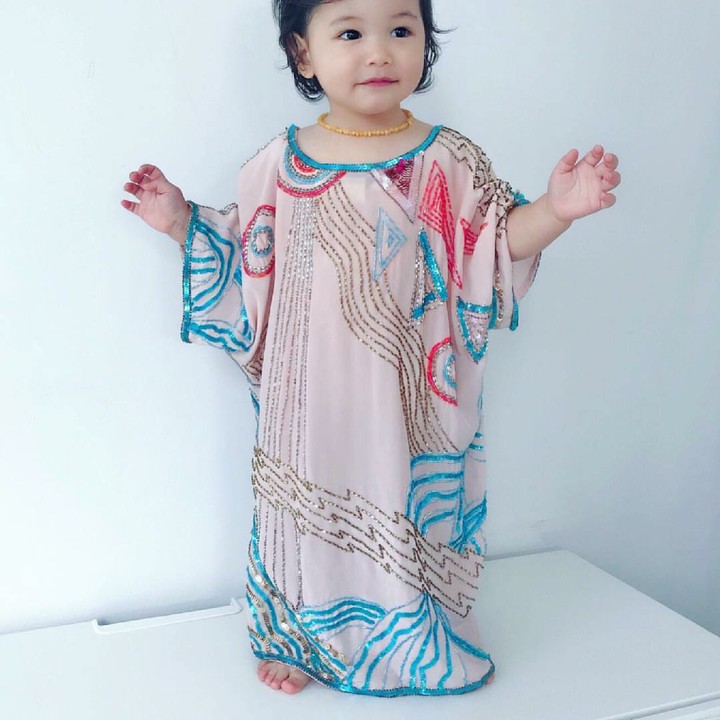 <p>Halo semua, kenalkan nama gadis imut ini Luna Mayari Baik. (Foto: Instagram/urbanwit)</p>