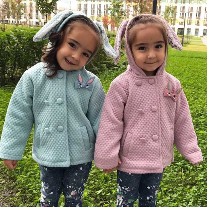 <div>Bunda bisa bedain mana Safiya dan Asiya nggak? (Foto: Instagram/elle_four_mom)</div>