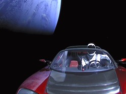 Dua Tahun di Luar Angkasa, Bagaimana Kondisi Mobil Tesla?