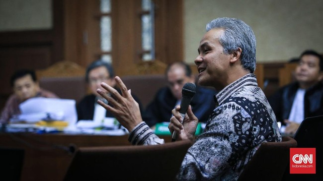 Dengan bermodal salah satu BAP, Ganjar Pranowo berkampanye sambil menepis dugaan keterlibatan dalam kasus e-KTP.