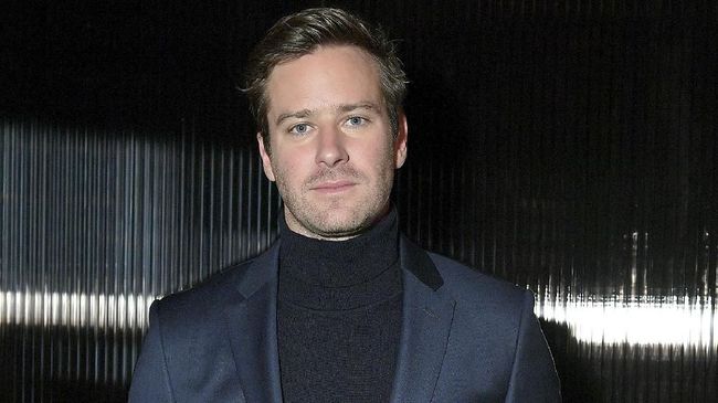 Seorang perempuan baru-baru ini menuding aktor Armie Hammer melakukan pemerkosaan dan kekerasan kepada dirinya pada 2017 silam.