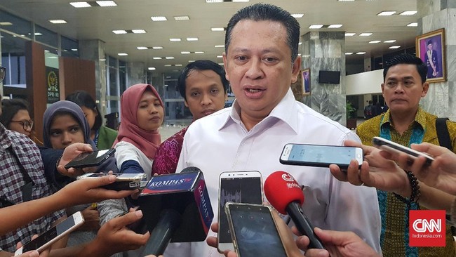 Ketua DPR Bambang Soesatyo membuka peluang voting dalam proses pembahasan RUU Terorisme yang penyelesaiannya dijanjikan pada pekan depan.