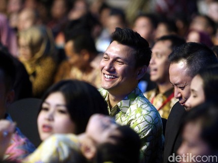 Ketika Christian Sugiono Dikatai 'Masa Kecil Lo Kurang Bahagia?'