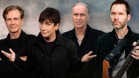 Mr. Big hingga Potret Siap Buai Penonton Hari Pertama 90's Festival