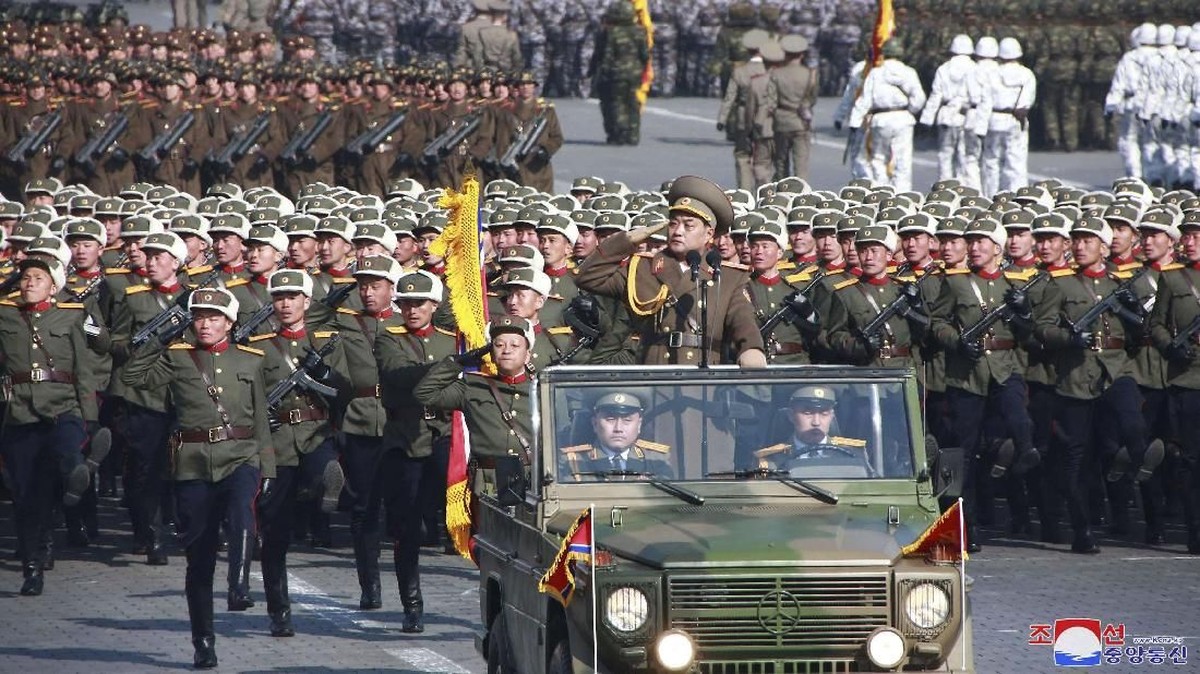 FOTO: Wajah Sangar Parade Militer Korut