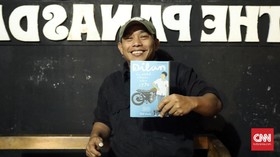 'Ayah' Pidi Baiq Menjawab Semua soal 'Dilan 1990'
