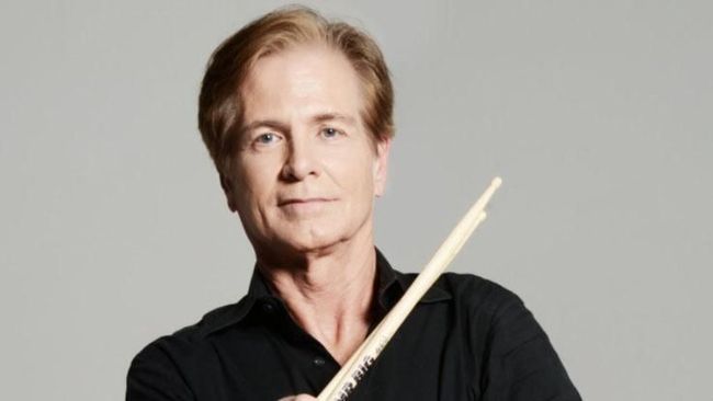 Band legendaris Mr. Big pelantun hit 'To Be with You' mengumumkan drummer mereka, Pat Torpey meninggal dunia di usia 64 tahun karena komplikasi parkinson.