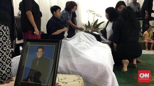 Sebelum tutup usia, aktor laga Advent Bangun sempat mengeluh kelelahan. Advent menghembuskan napas terakhirnya setelah keluarga berdatangan.