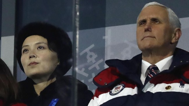 Kehadiran Mike Pence dalam Olimpiade Musim Dingin diharapkan jadi momen AS berdiplomasi dengan Korut. Kesempatan itu melayang karena Pence bersikap tak hormat.