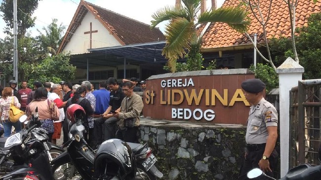 Kaum intoleran disebut semakin percaya diri dalam mengekspresikan sikapnya. Polisi pegang kunci untuk mencegah meluasnya tindakan ini.