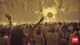 Ingar-Bingar 'Dance Party' Terbesar di Indonesia Perhelatan pesta dansa dalam ruangan terbesar di dunia 'Sensation Jakarta 2018' digelar pertama kalinya di Indonesia pada Sabtu (10/2).