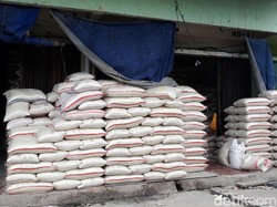 Pasokan Beras ke Cipinang Turun 5.000 Ton Gegara Banjir, Masih Aman?