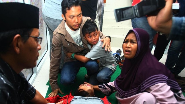 Ada 13 orang korban yang mengalami cedera parah dan satu orang dilaporkan mengalami luka ringan. Biaya pengobatan akan ditanggung oleh pemerintah daerah.