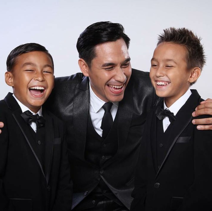 <p>Begini nih kalau ayah Darius udah ngumpul sama kedua jagoannya. (Foto: Instagram/liodiegosabrina)</p>