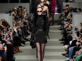 FOTO: Wanita Kantoran VS Matrix ala Alexander Wang