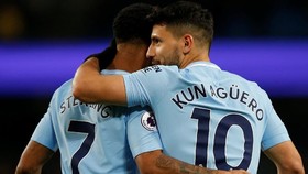 Aguero Quattrik, ManCity Menang Telak atas Leicester