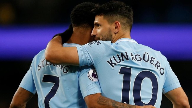 Manchester City menang telak atas Leicester City, 5-1, di Stadion Etihad dalam lanjutan pertandingan Liga Primer Inggris, Minggu (11/2).