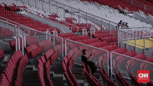 Penonton harus datang lebih awal untuk menghindari kemacetan dan antrean penukaran tiket fisik.